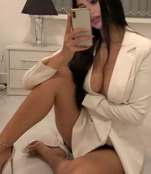 Angie - Istanbul Escort